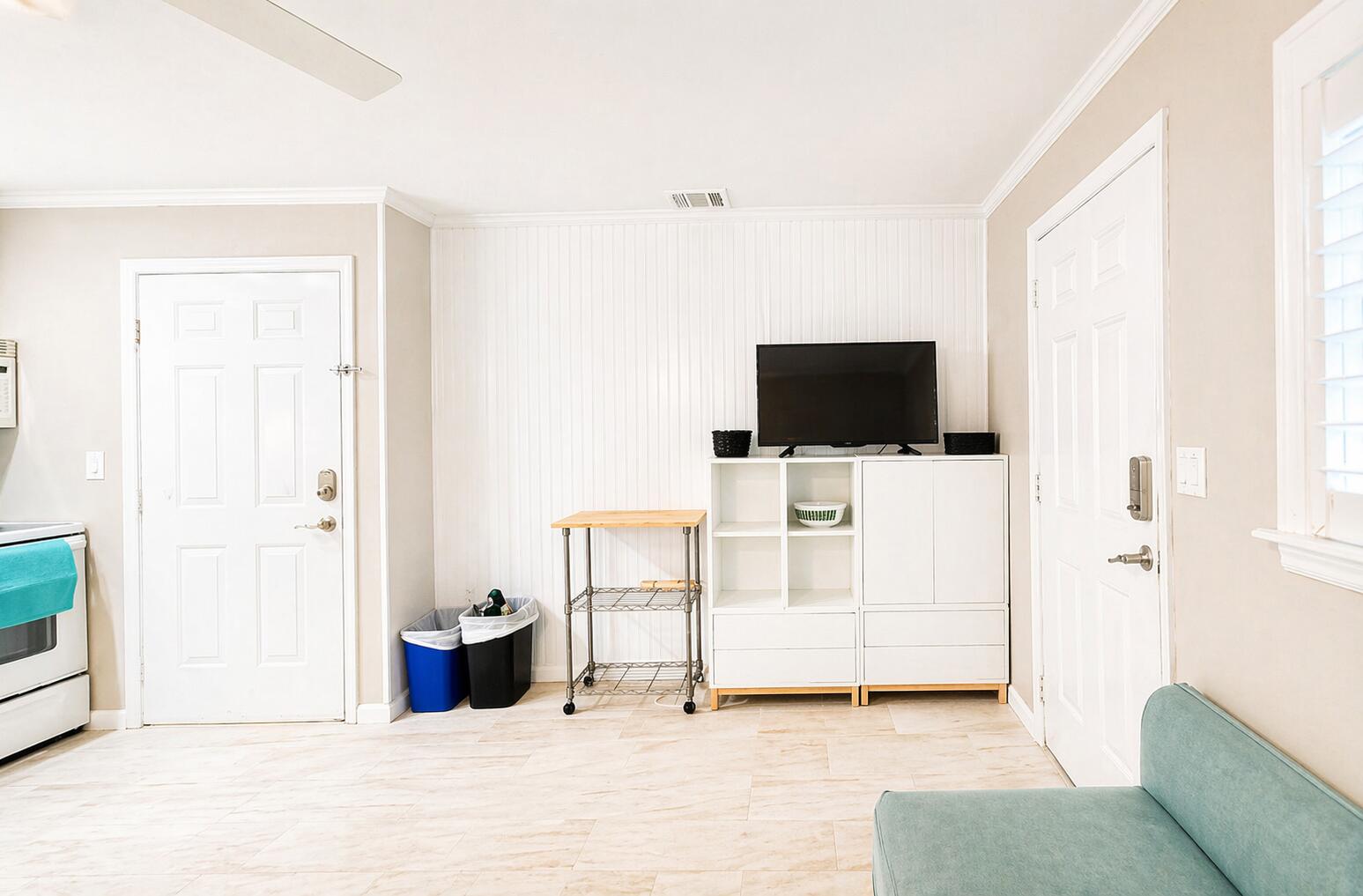 8 N Marlin Avenue