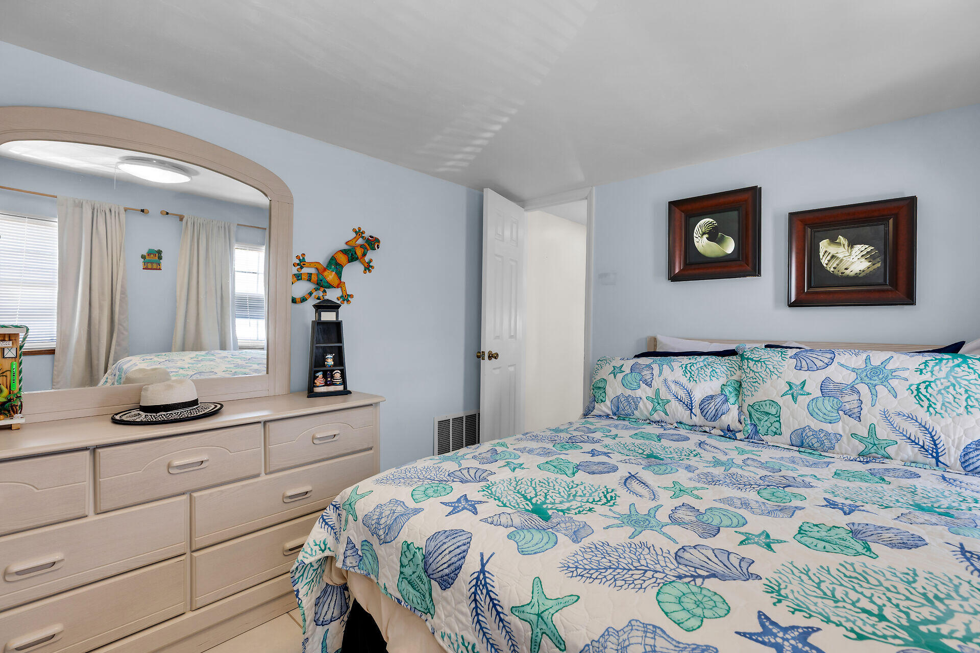 224 W 1st Court
