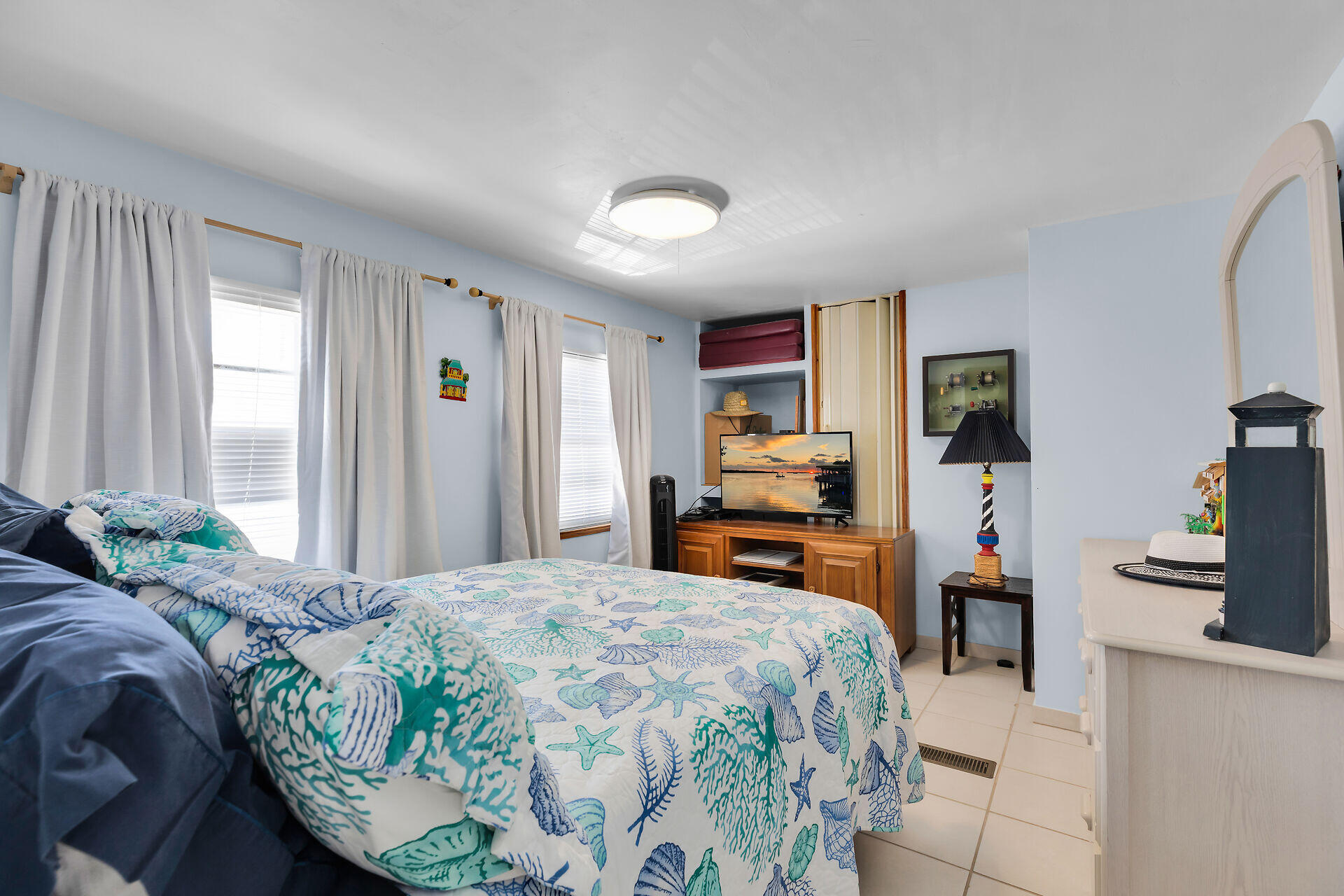 224 W 1st Court
