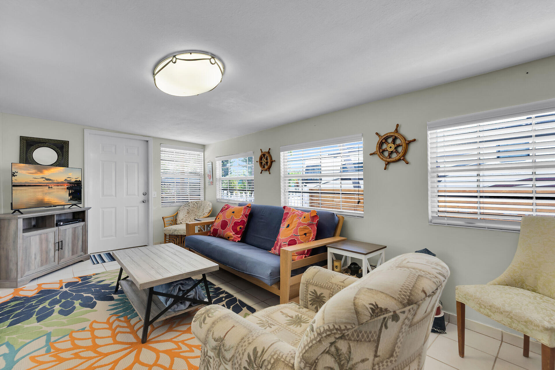 224 W 1st Court