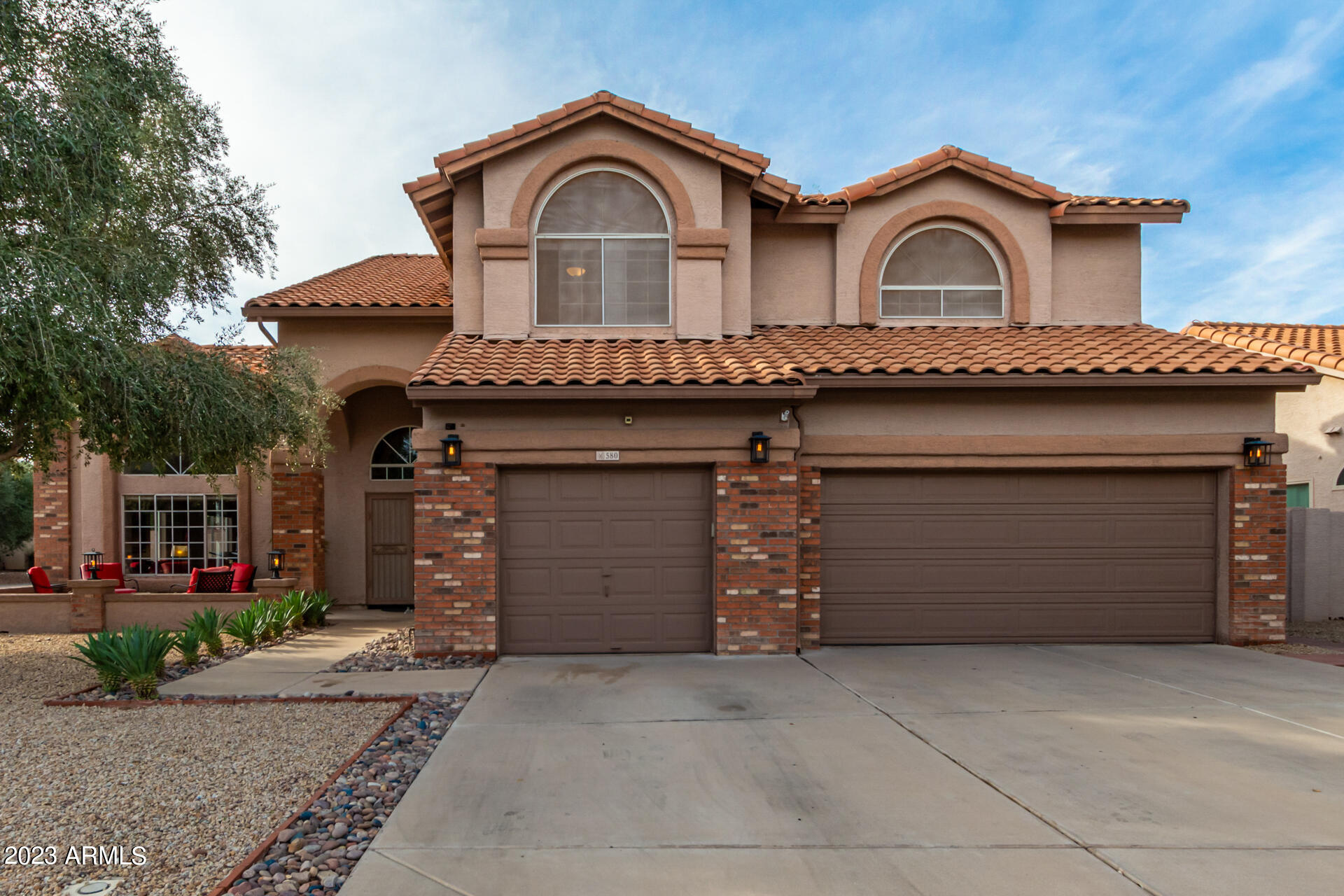 580 N CHOLLA Street