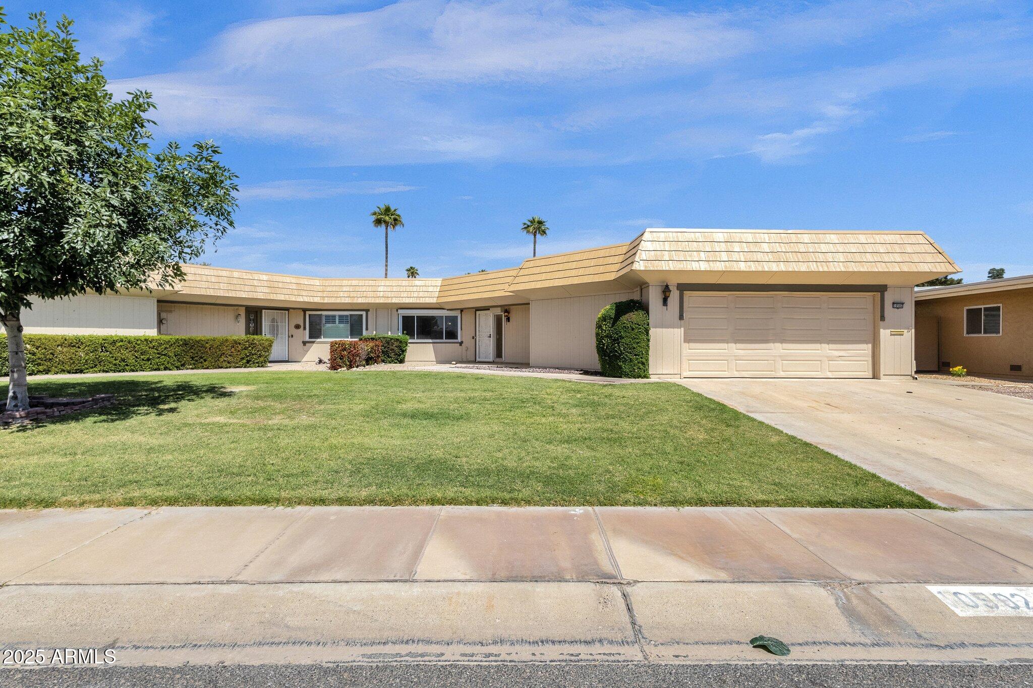 10502 W HUTTON Drive