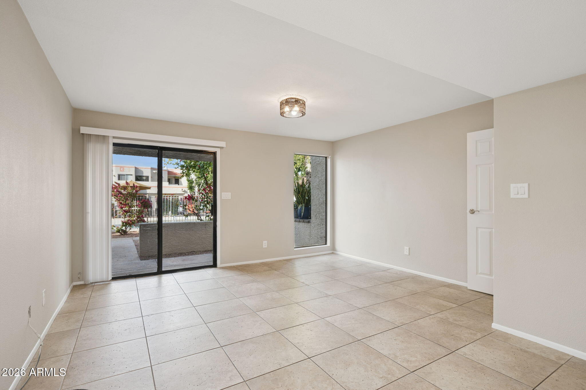 935 N GRANITE REEF Road 89