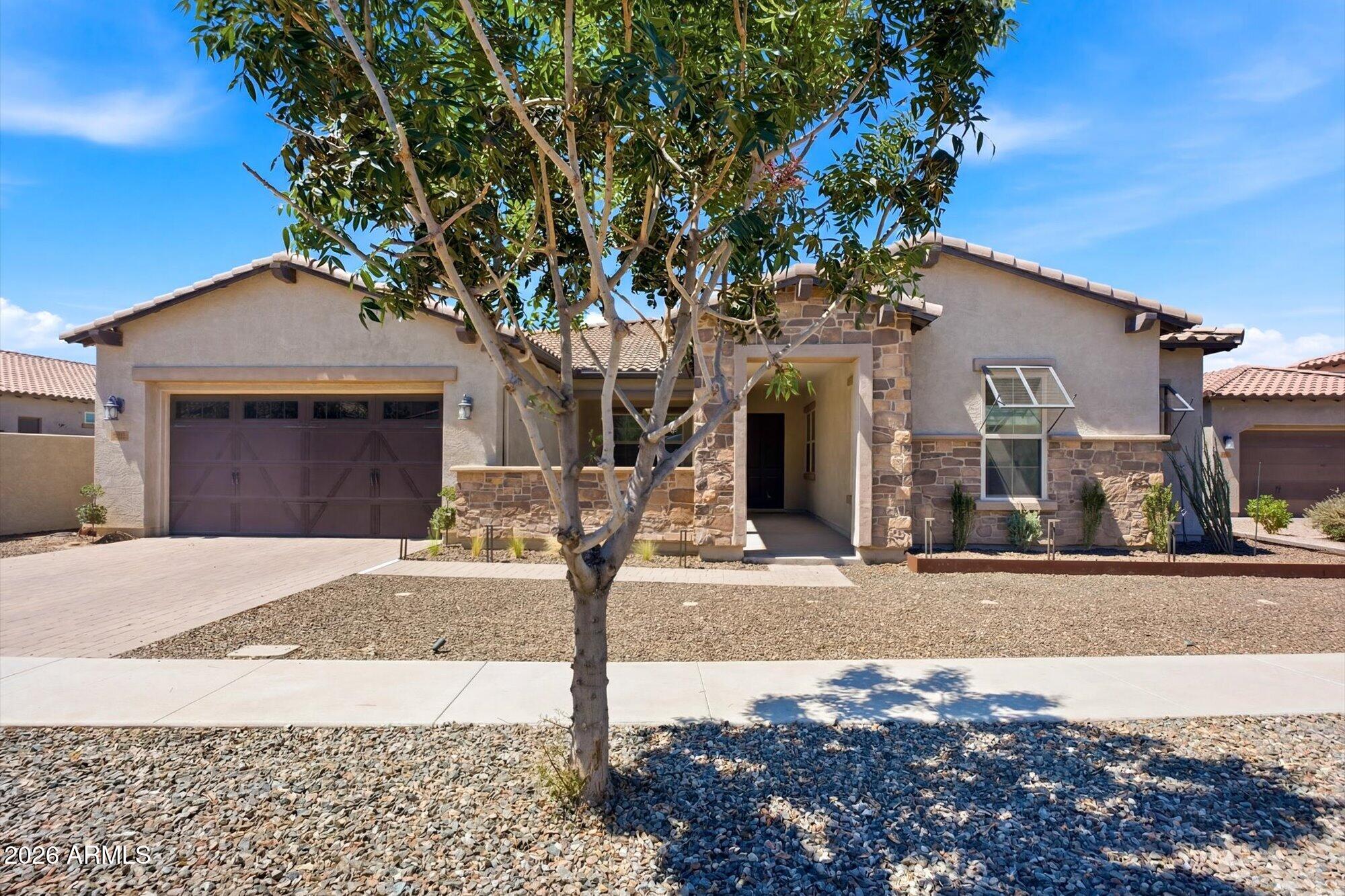 3034 E Desert Lane
