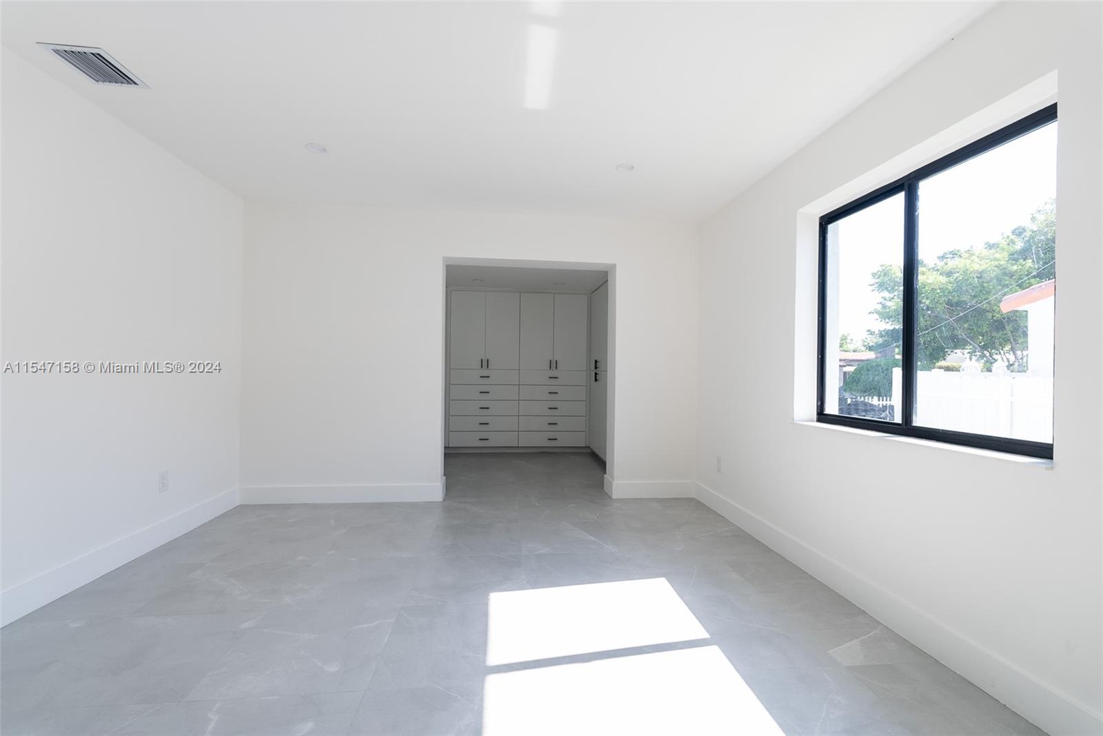 1900 SW 18th Ave