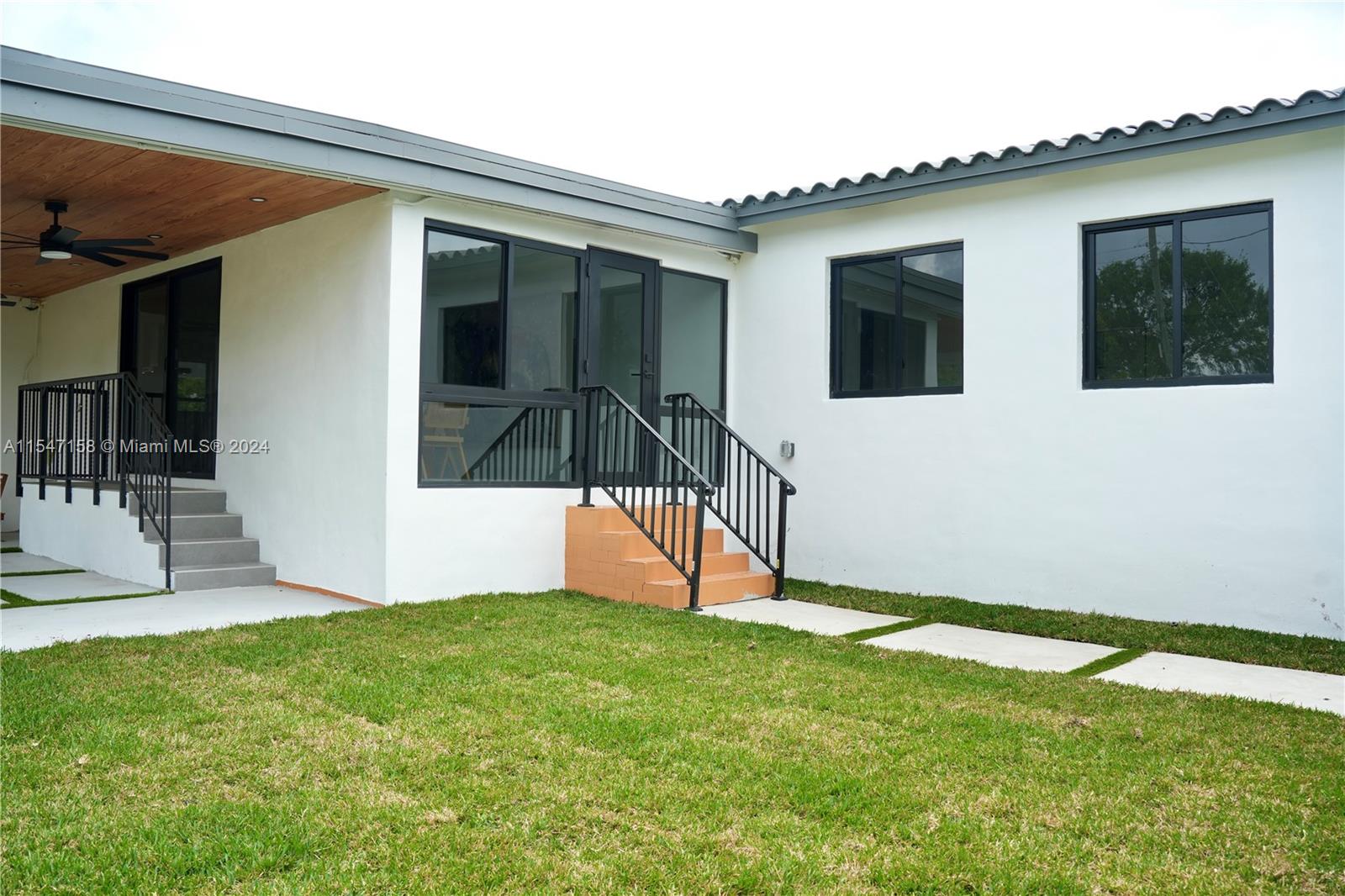 1900 SW 18th Ave