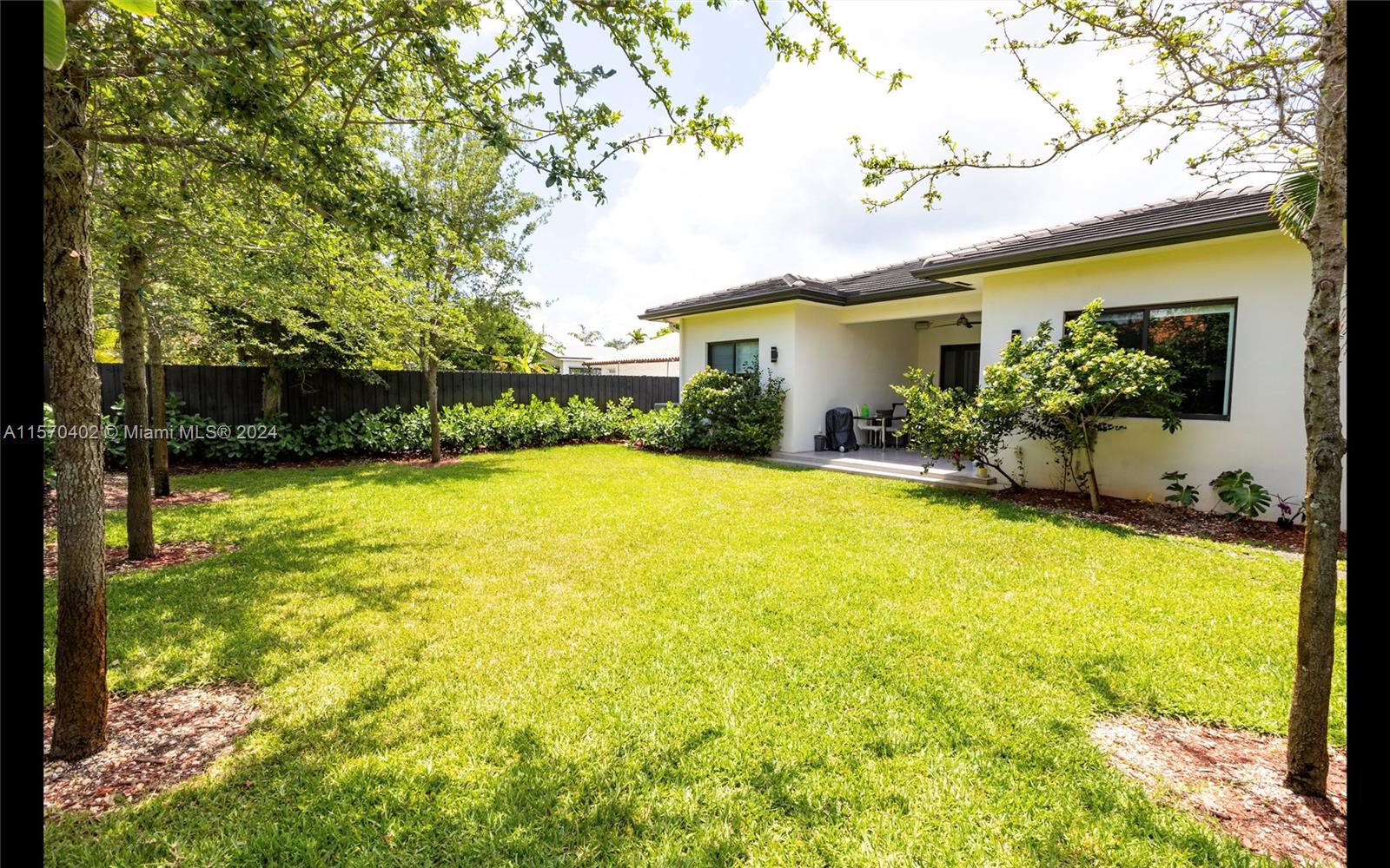 2661 SW 25th Ter