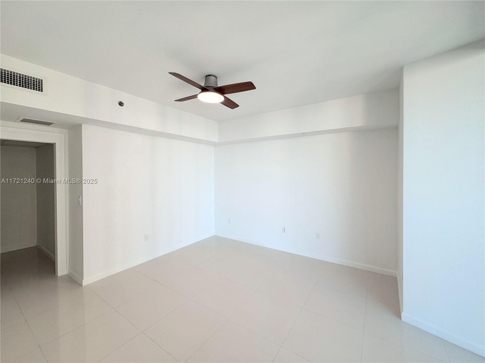 495 Brickell Ave # 4606