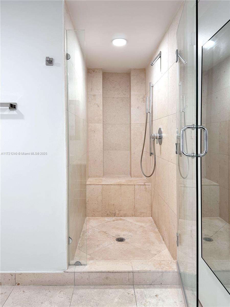 495 Brickell Ave # 4606