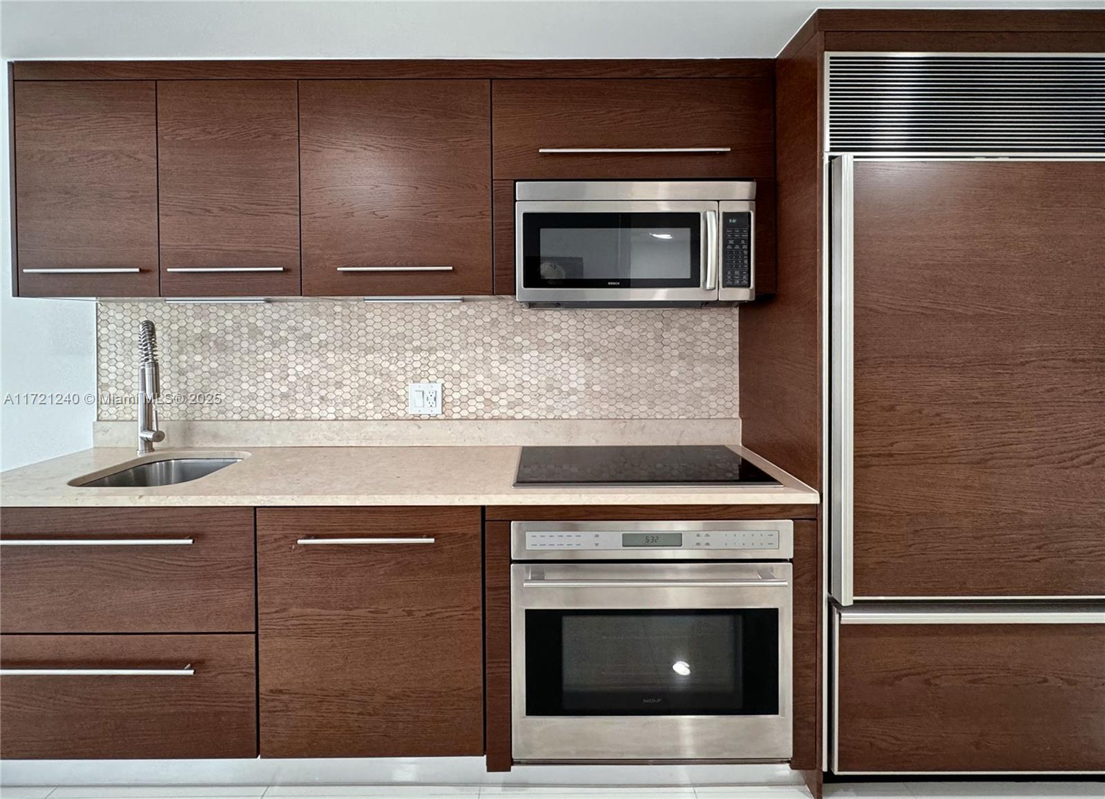 495 Brickell Ave # 4606