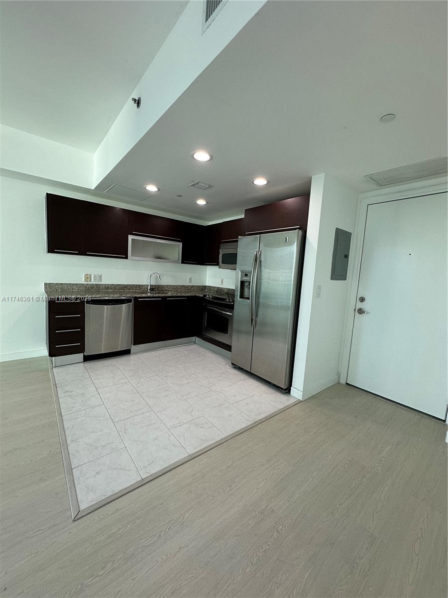 950 Brickell Bay Dr # 2008