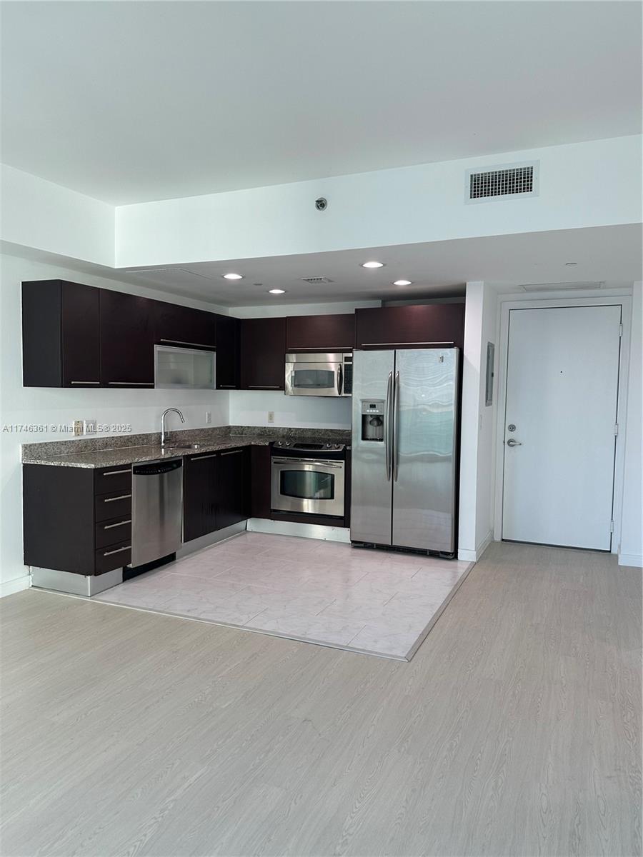 950 Brickell Bay Dr # 2008
