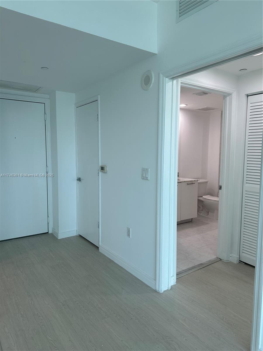 950 Brickell Bay Dr # 2008