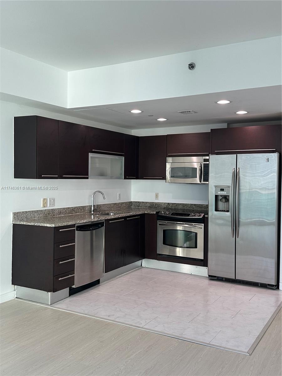 950 Brickell Bay Dr # 2008