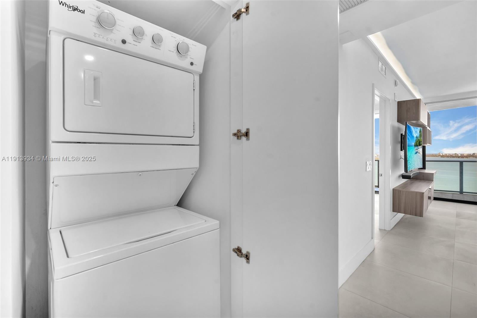 460 NE 28th St # 2607