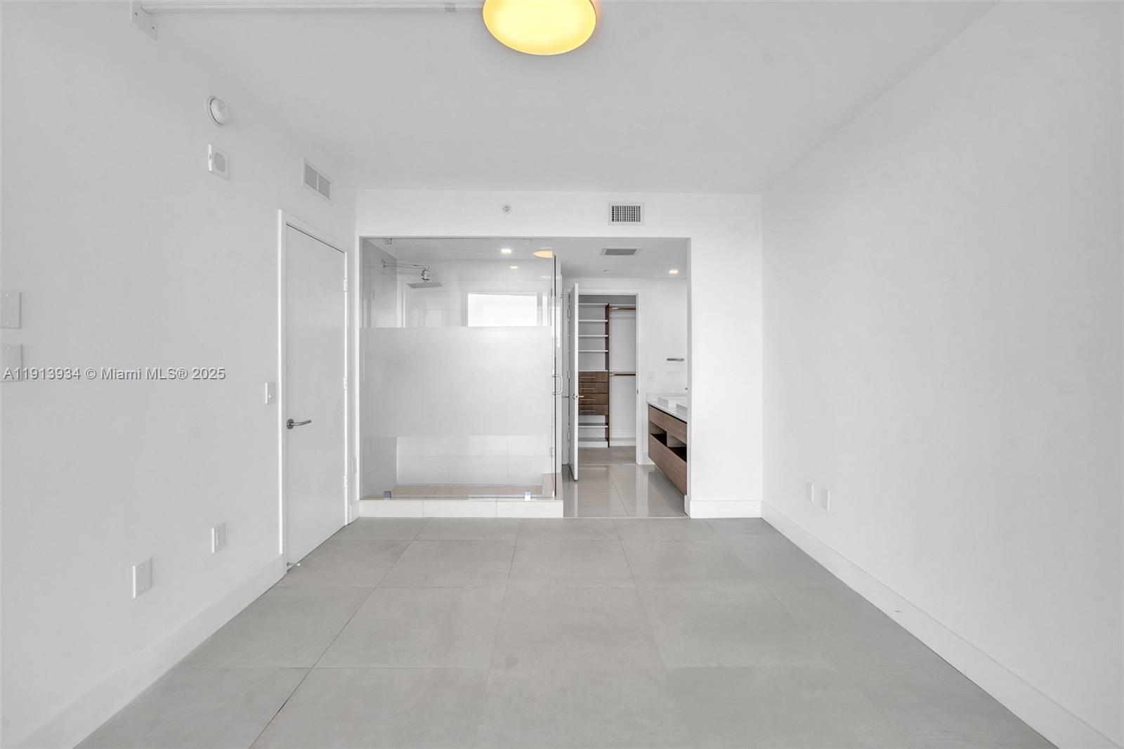 460 NE 28th St # 2607