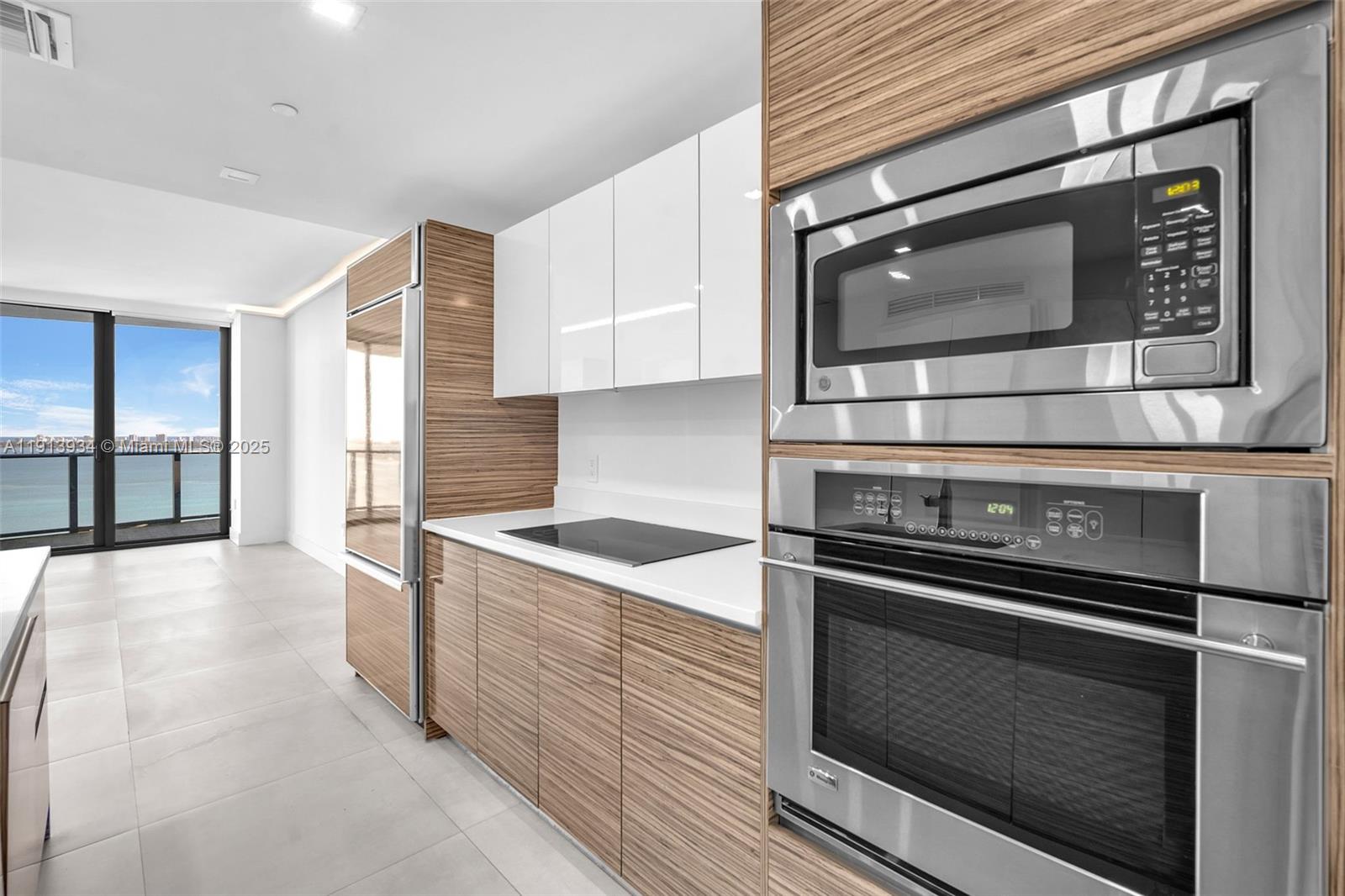 460 NE 28th St # 2607