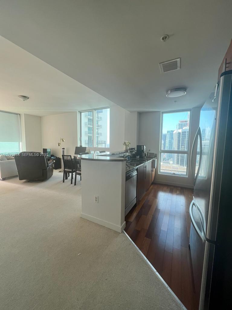 300 S Biscayne Blvd # 3201 Unit: T-3201