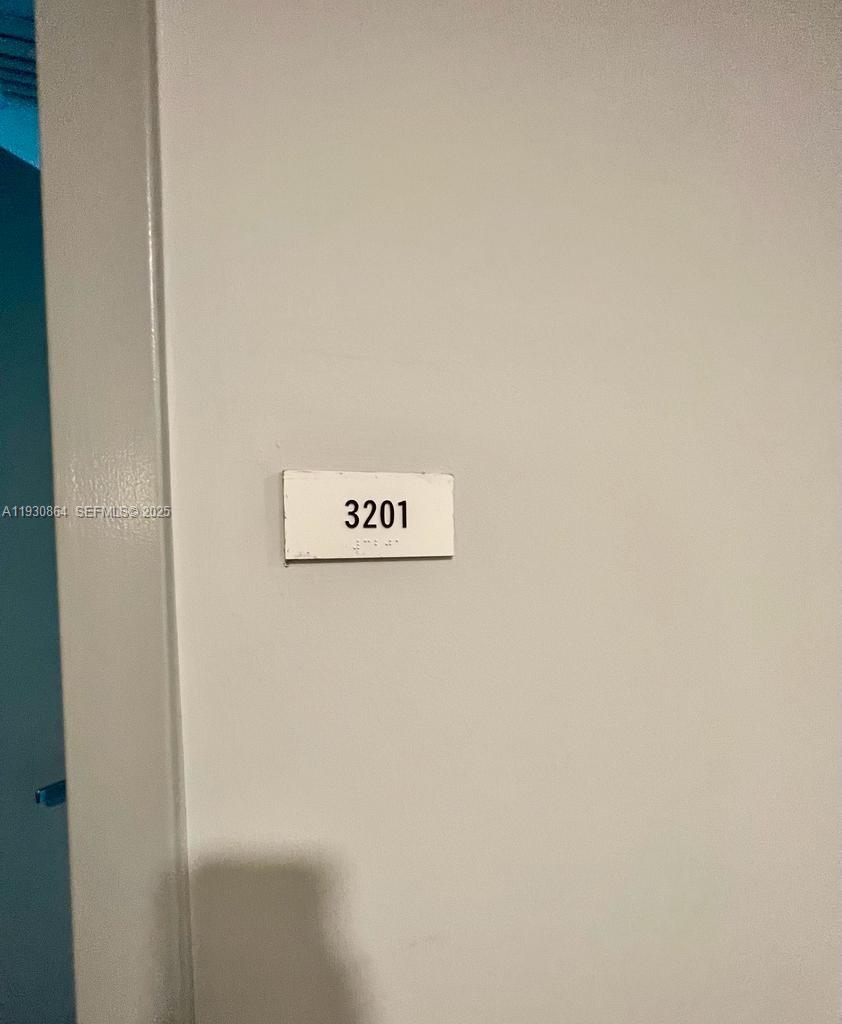 300 S Biscayne Blvd # 3201 Unit: T-3201