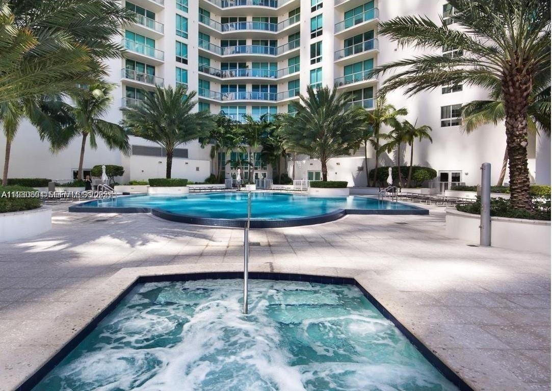 300 S Biscayne Blvd # 3201 Unit: T-3201