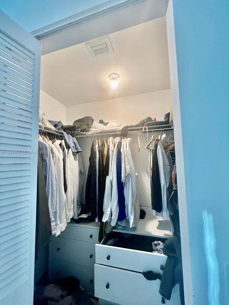 300 S Biscayne Blvd # 3201 Unit: T-3201