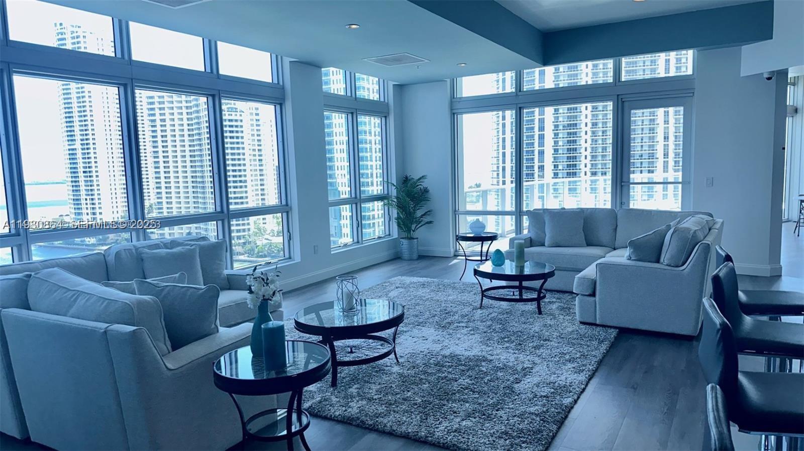 300 S Biscayne Blvd # 3201 Unit: T-3201