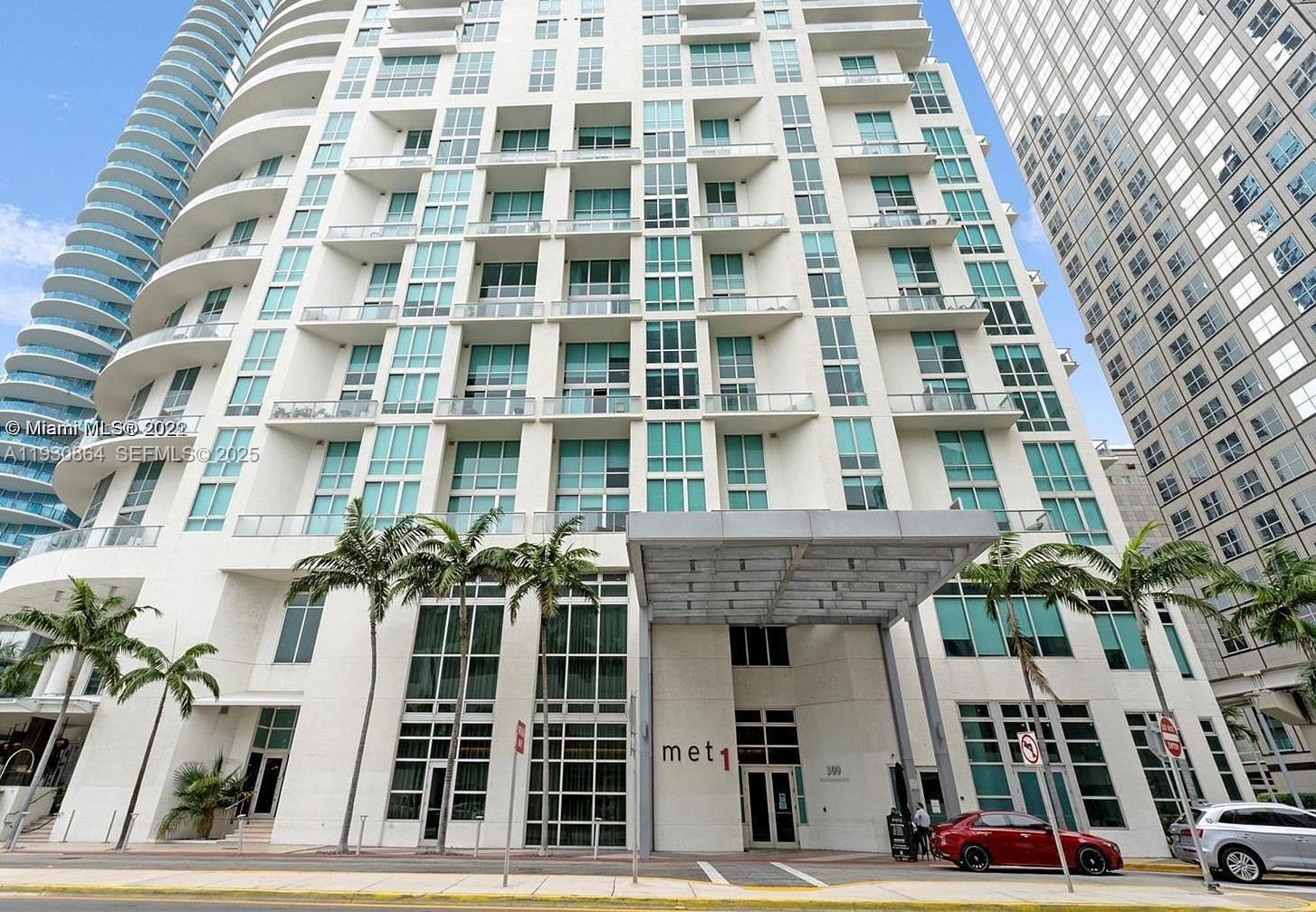 300 S Biscayne Blvd # 3201 Unit: T-3201