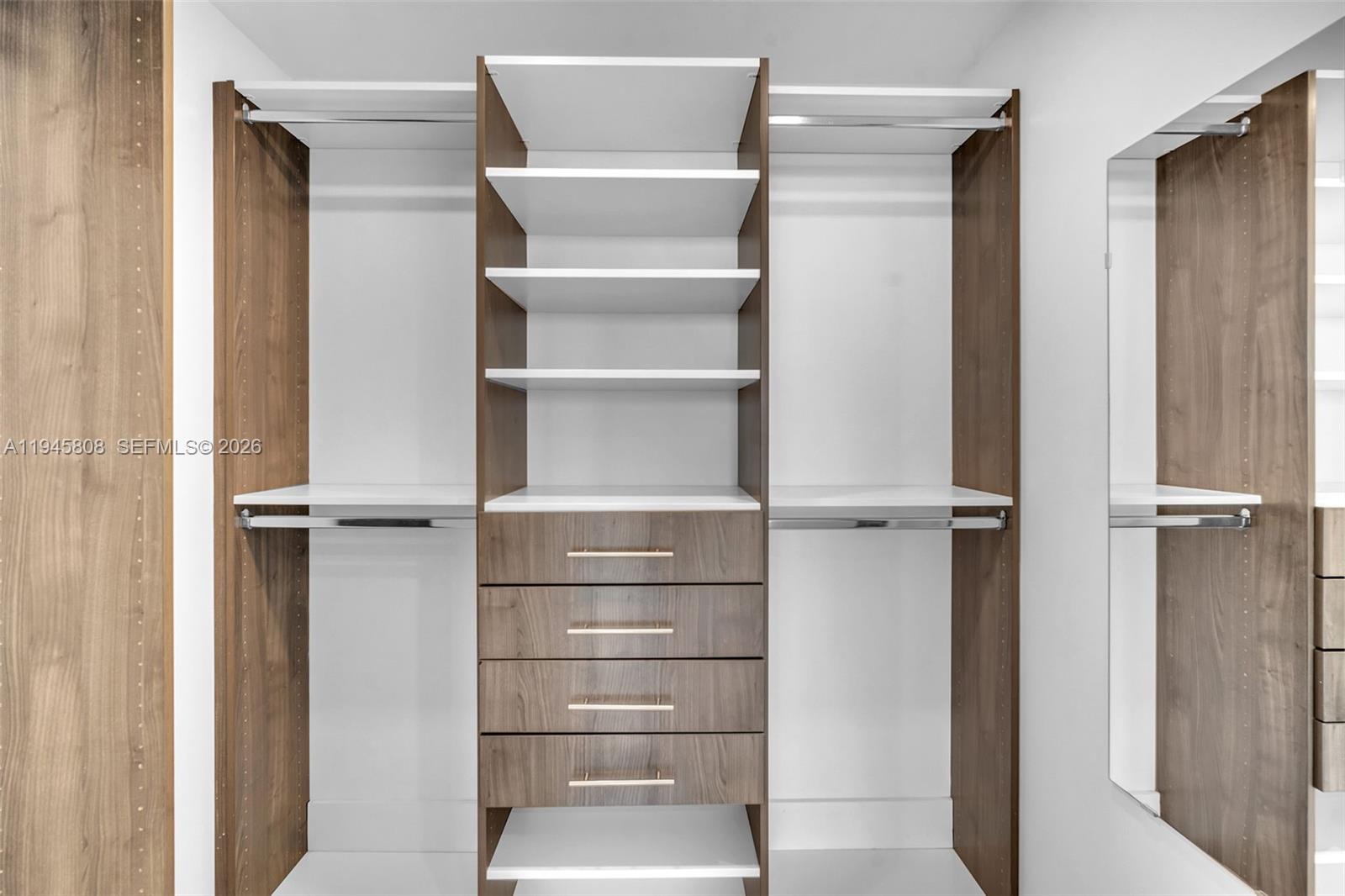 460 NE 28th St # 2607