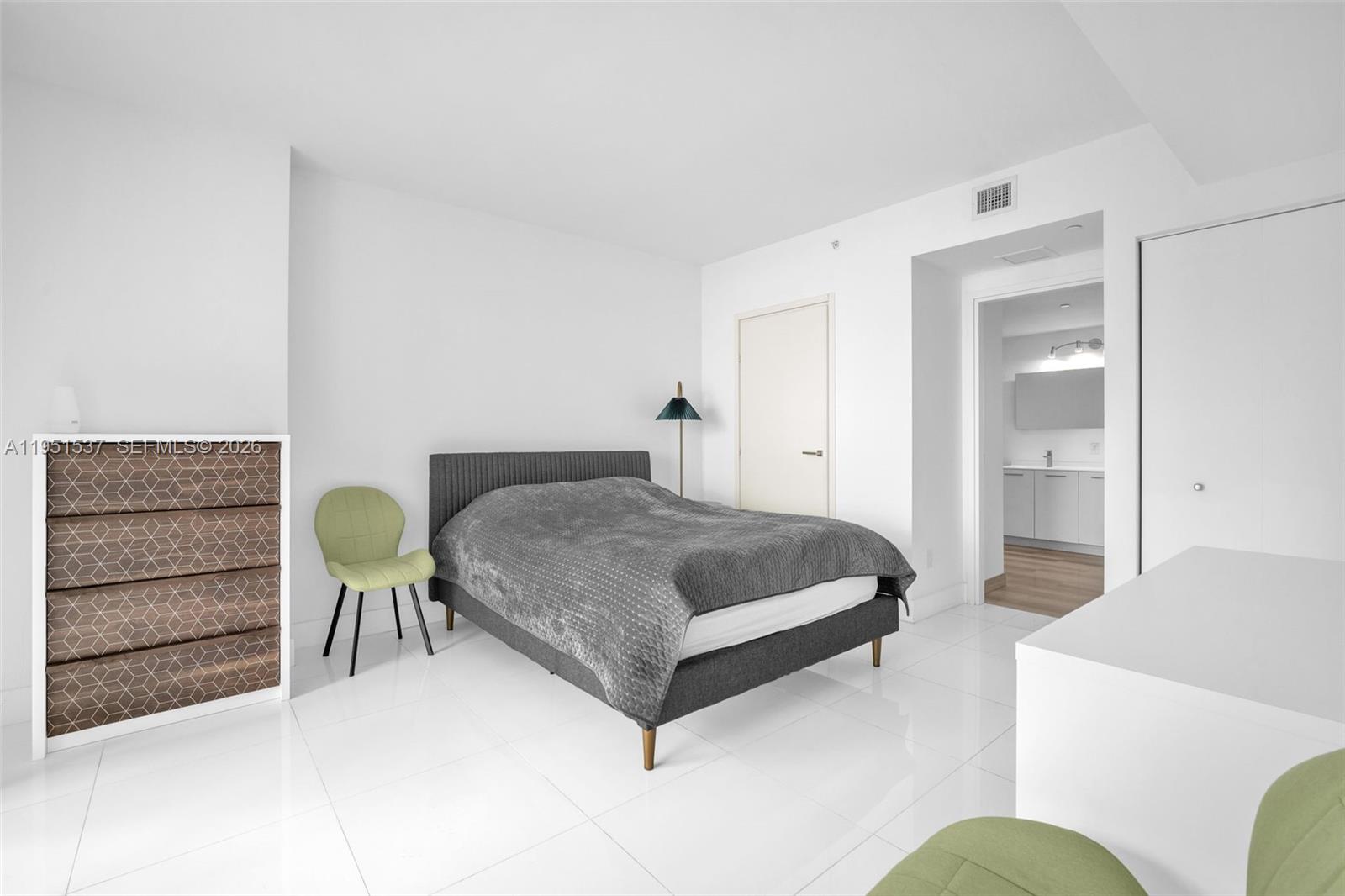 1300 Brickell Bay Dr # 2507