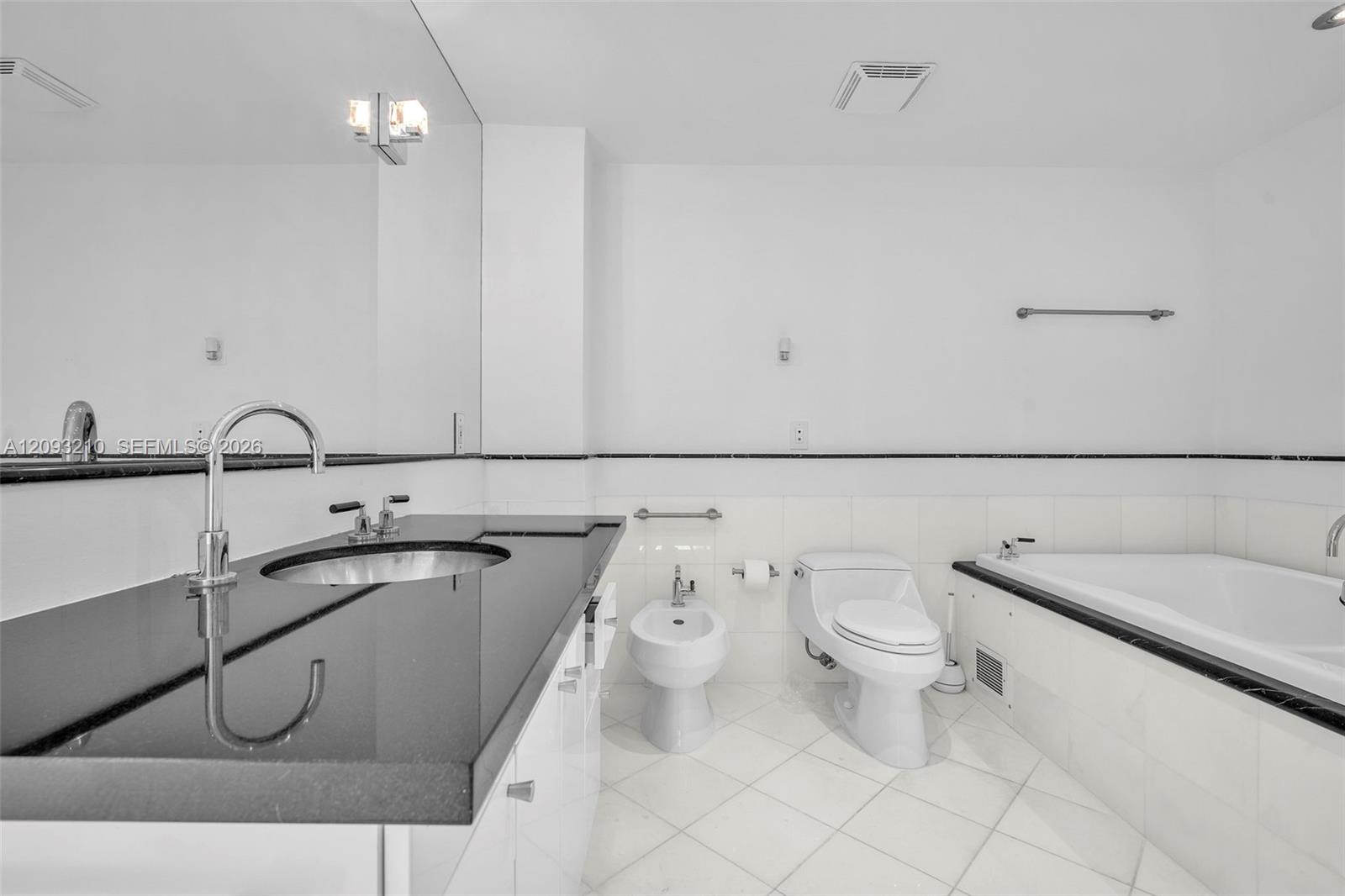 520 West Ave # 803