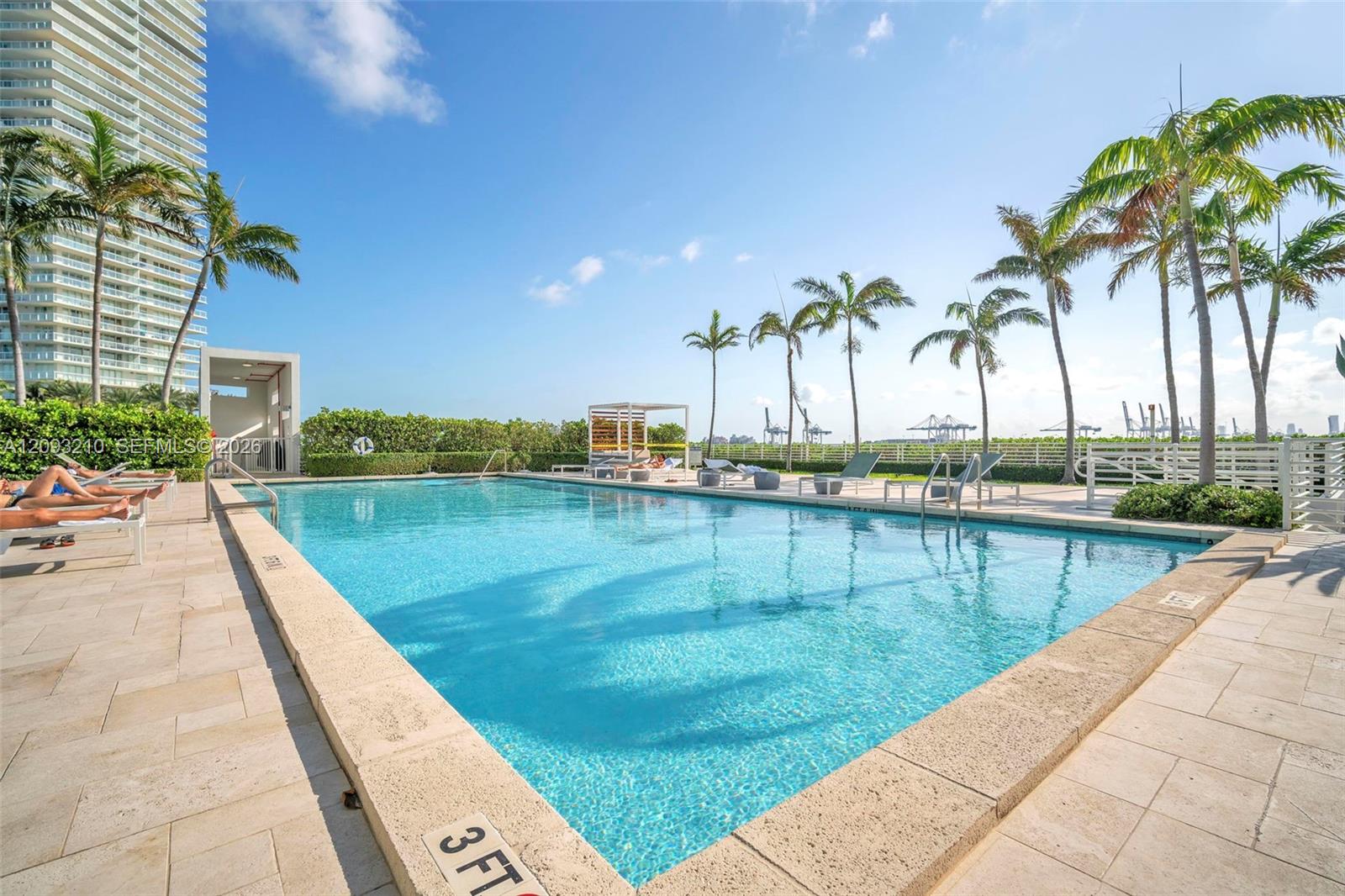 520 West Ave # 803