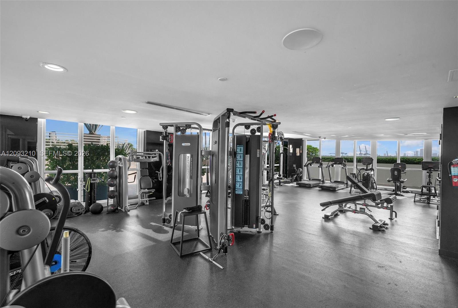 520 West Ave # 803
