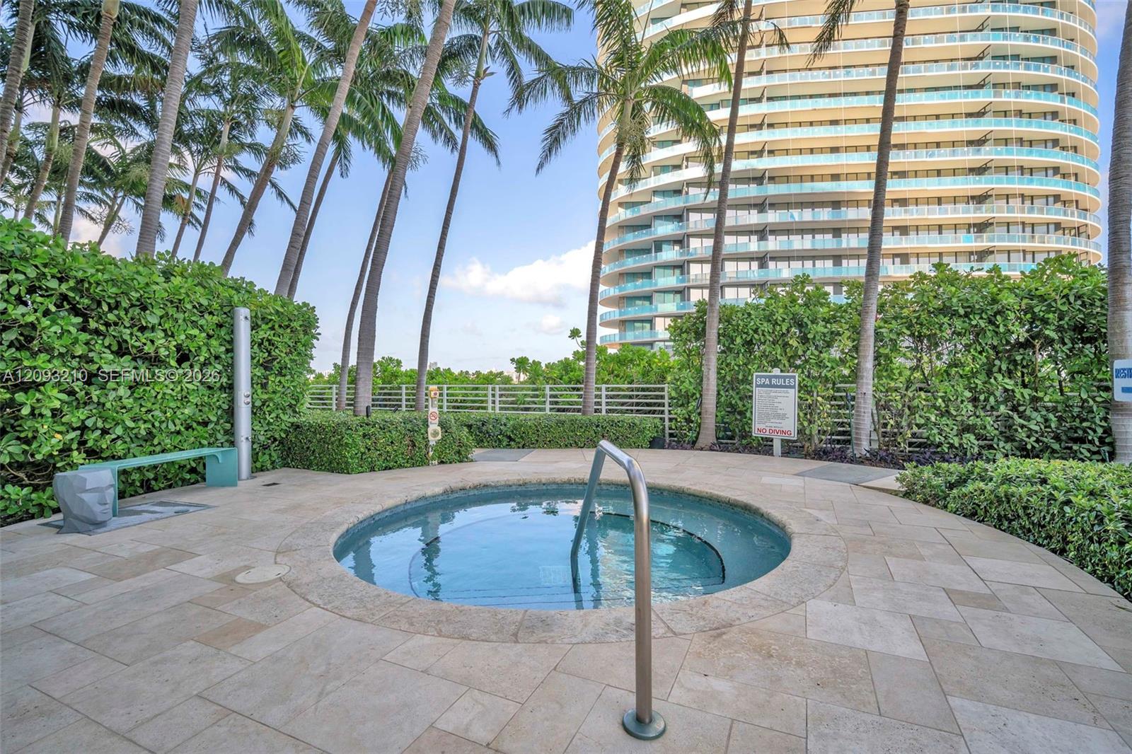 520 West Ave # 803