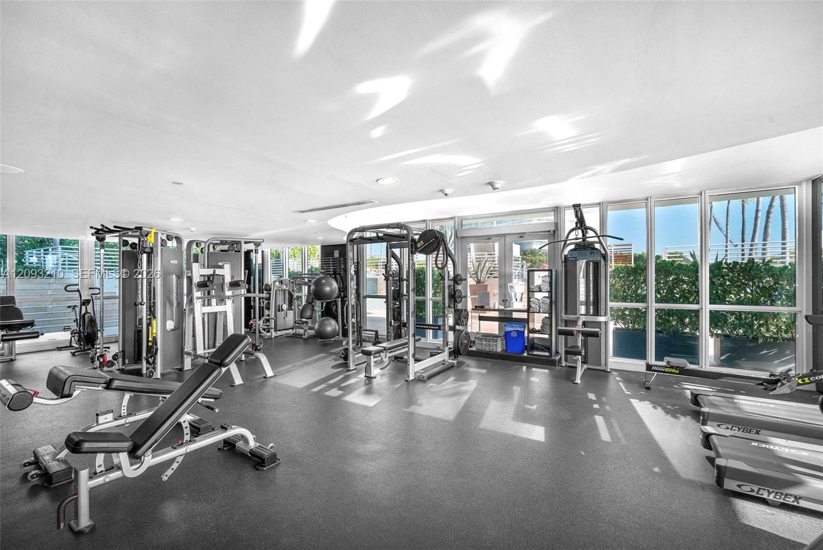 520 West Ave # 803