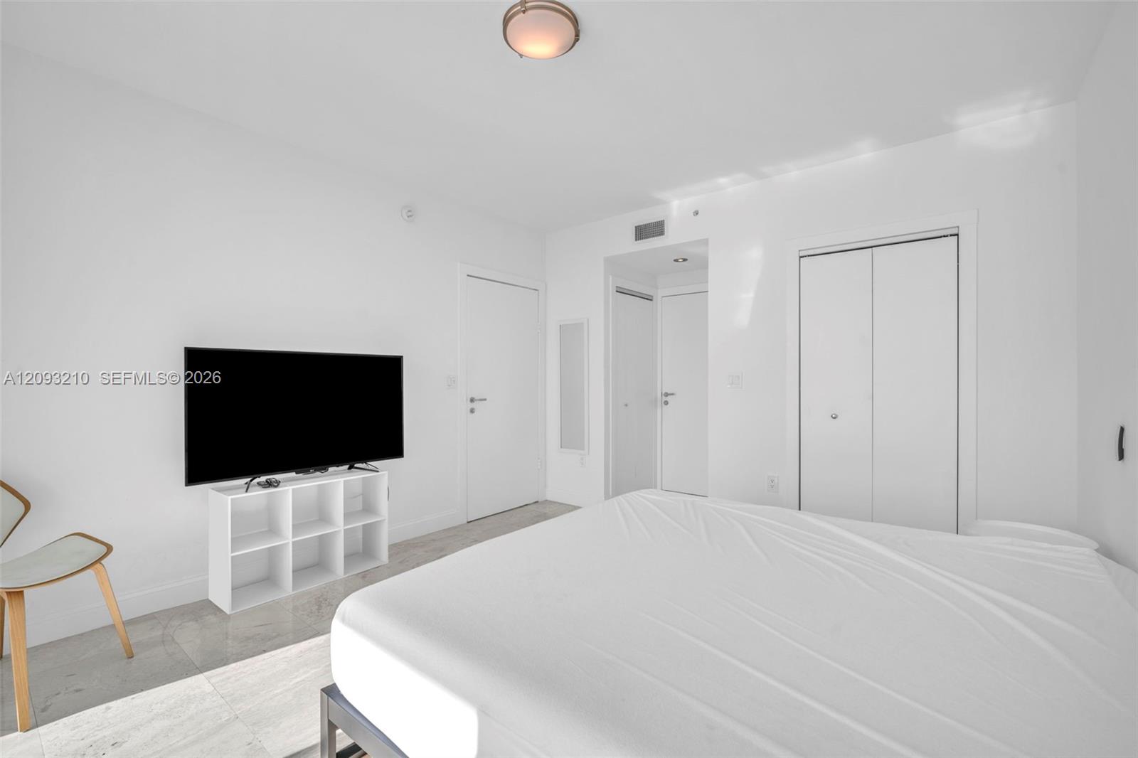 520 West Ave # 803
