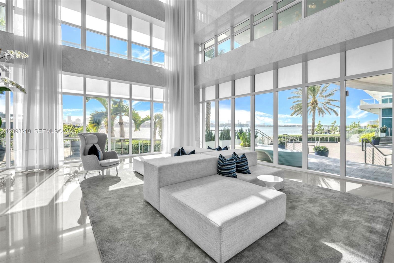 520 West Ave # 803