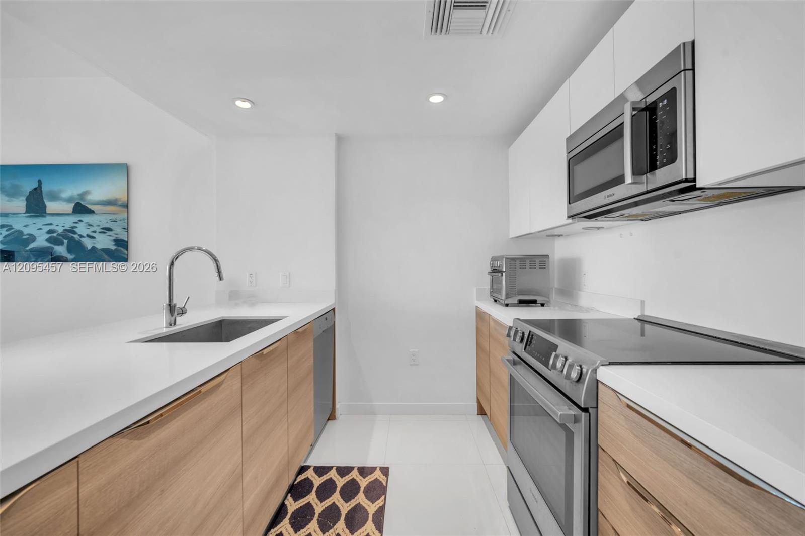 9940 W Bay Harbor Dr Unit: 5D-N