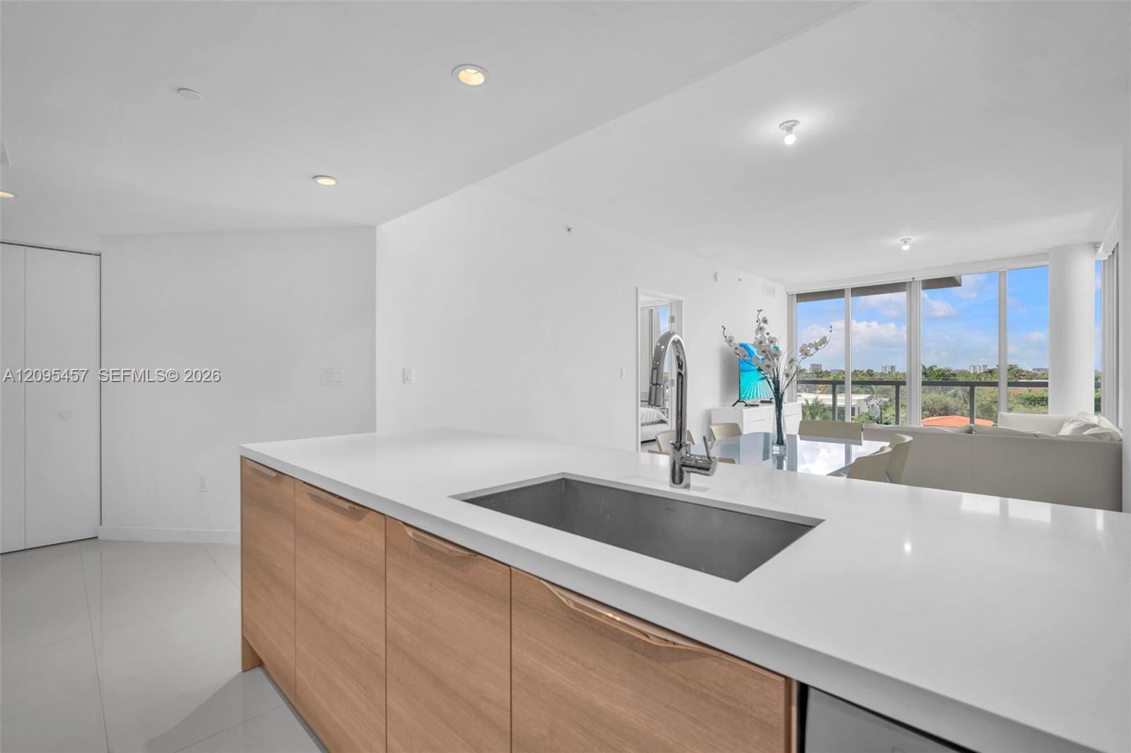 9940 W Bay Harbor Dr Unit: 5D-N