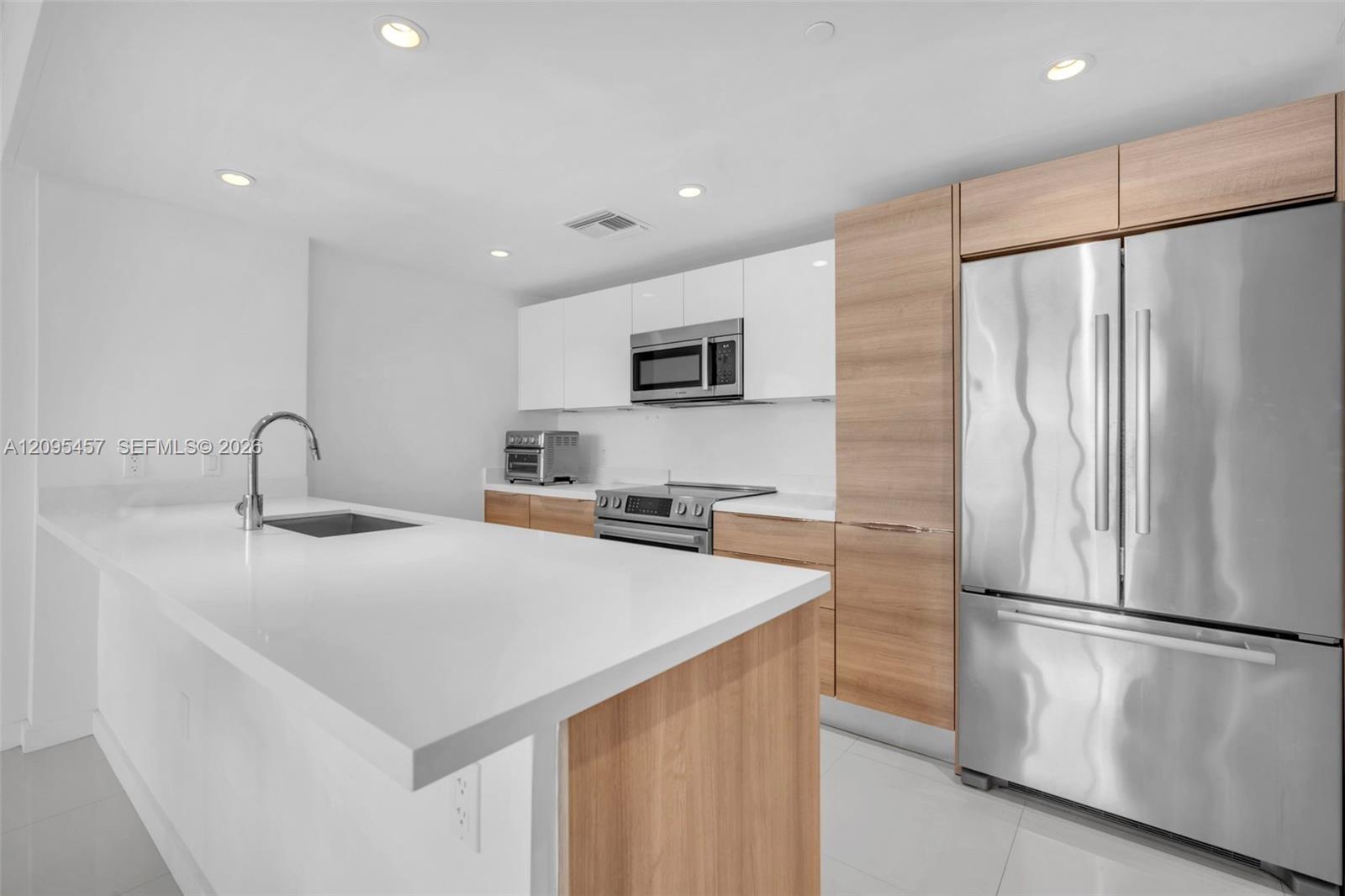 9940 W Bay Harbor Dr Unit: 5D-N
