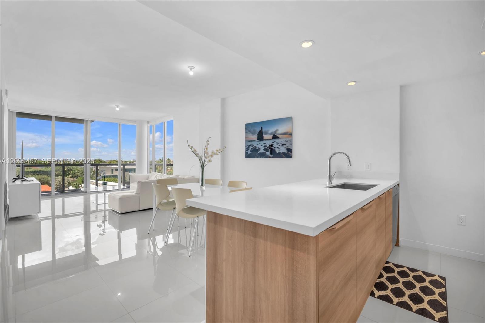 9940 W Bay Harbor Dr Unit: 5D-N