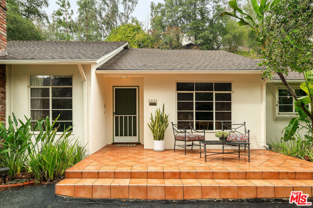 2225 E Chevy Chase Dr