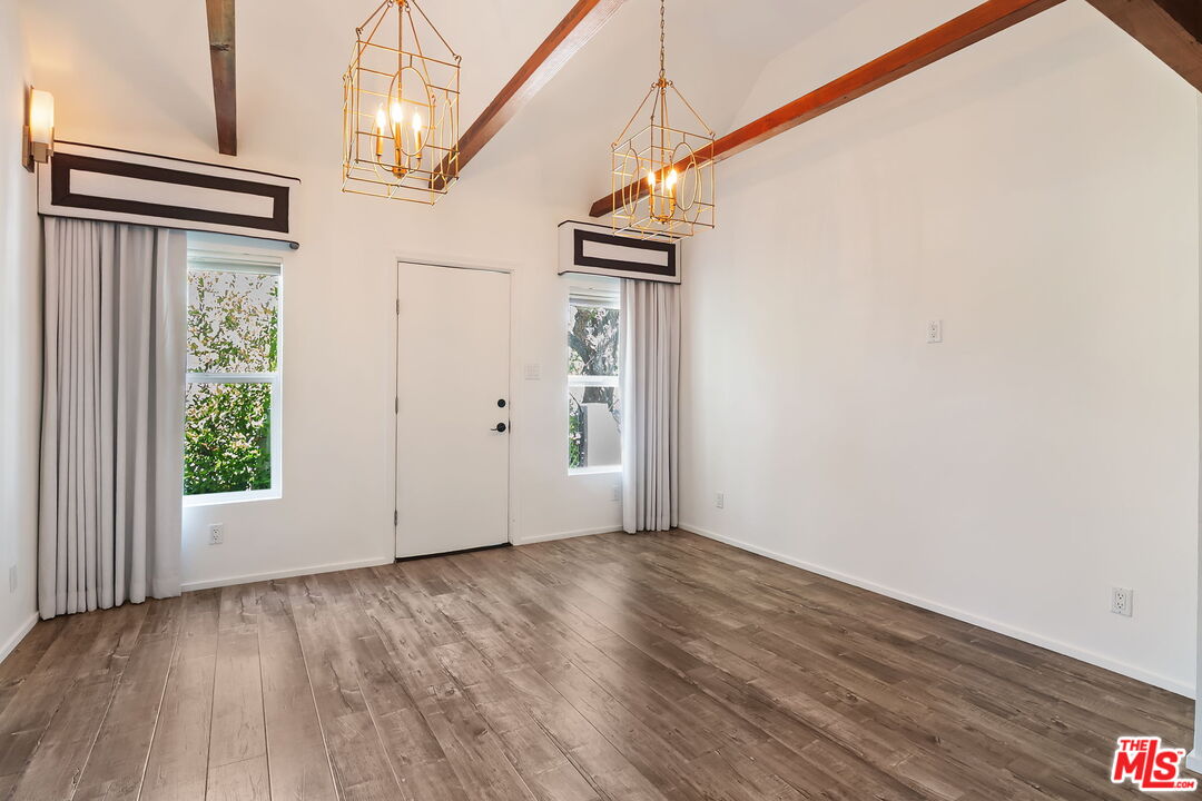3358 Silver Lake Blvd