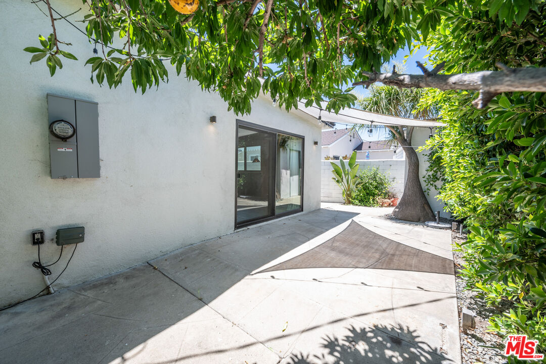 3111 Glenhurst Ave