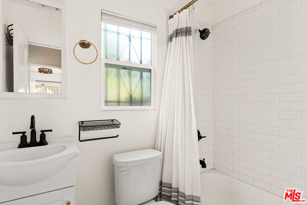 3106 Silver Lake Blvd