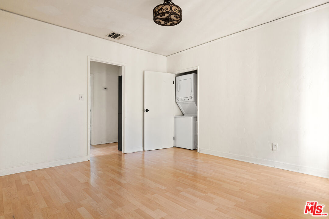 3106 Silver Lake Blvd