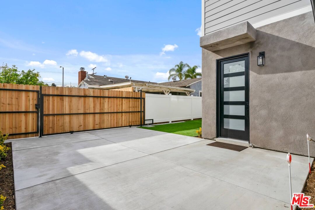 3113 Hollydale Dr