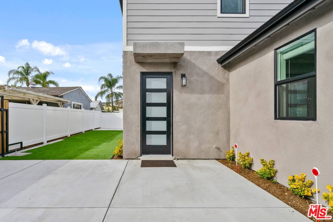 3113 Hollydale Dr