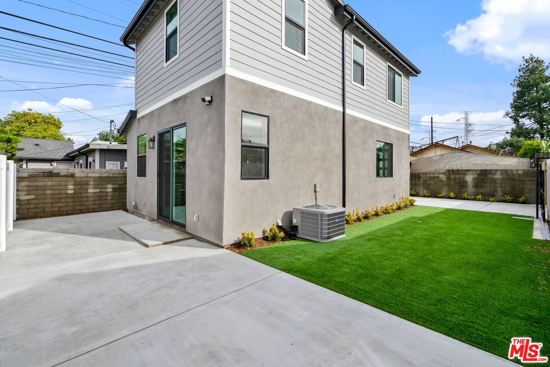 3113 Hollydale Dr