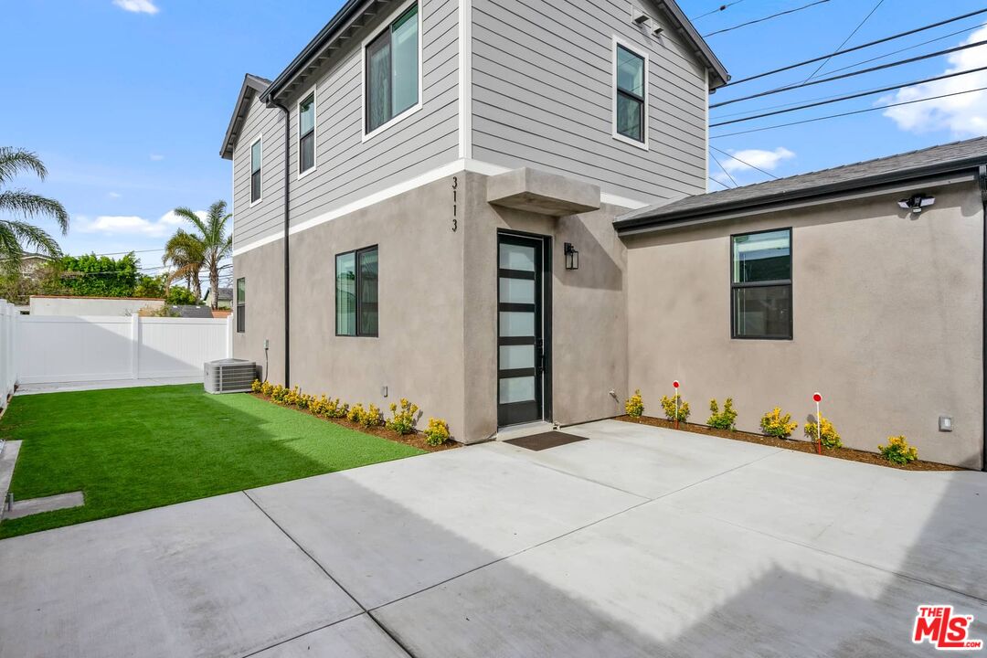 3113 Hollydale Dr