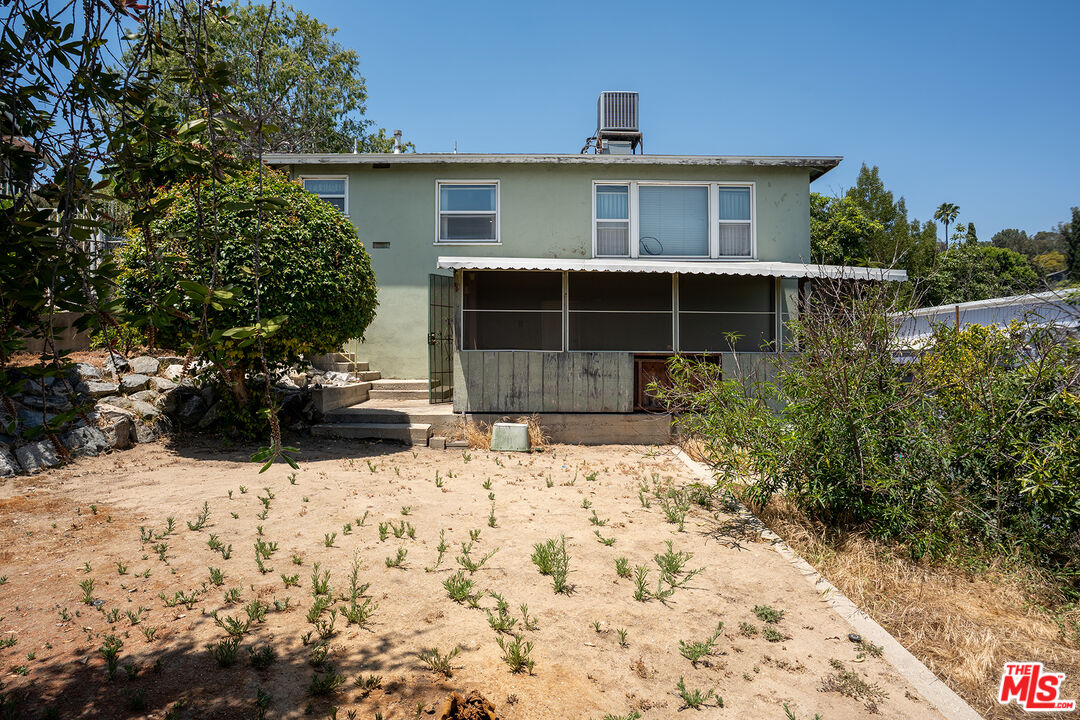 6214 Oak Crest Way
